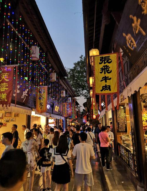 成都当地美食（成都当地美食街排名）